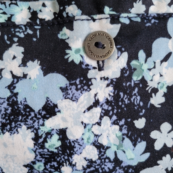 Gloria Vanderbilt Floral Shorts Size 6 - Picture 4 of 7